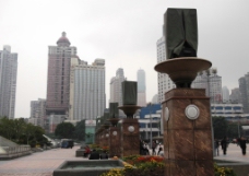 重庆朝天门的石柱风景图片