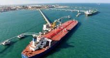 青岛港30万吨级原油码头图片