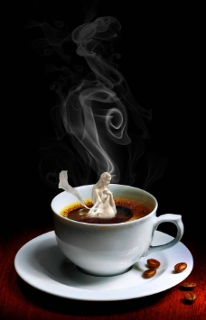 咖啡杯美女泡咖啡图片